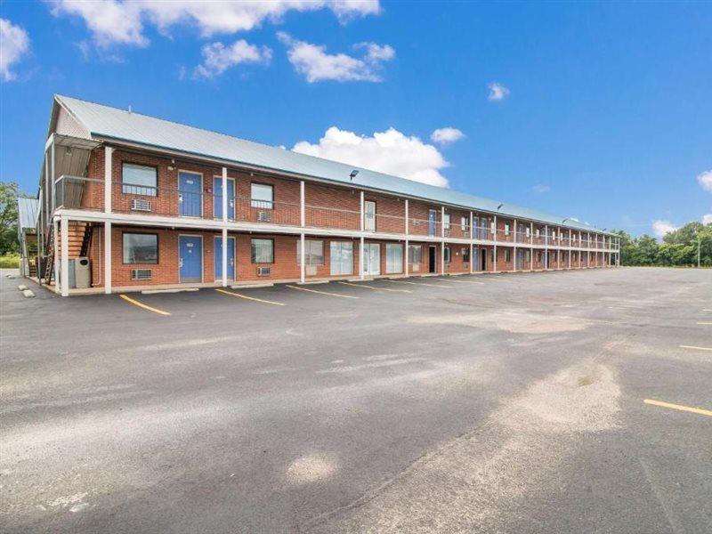 Motel 6-Metropolis, Il Exteriér fotografie