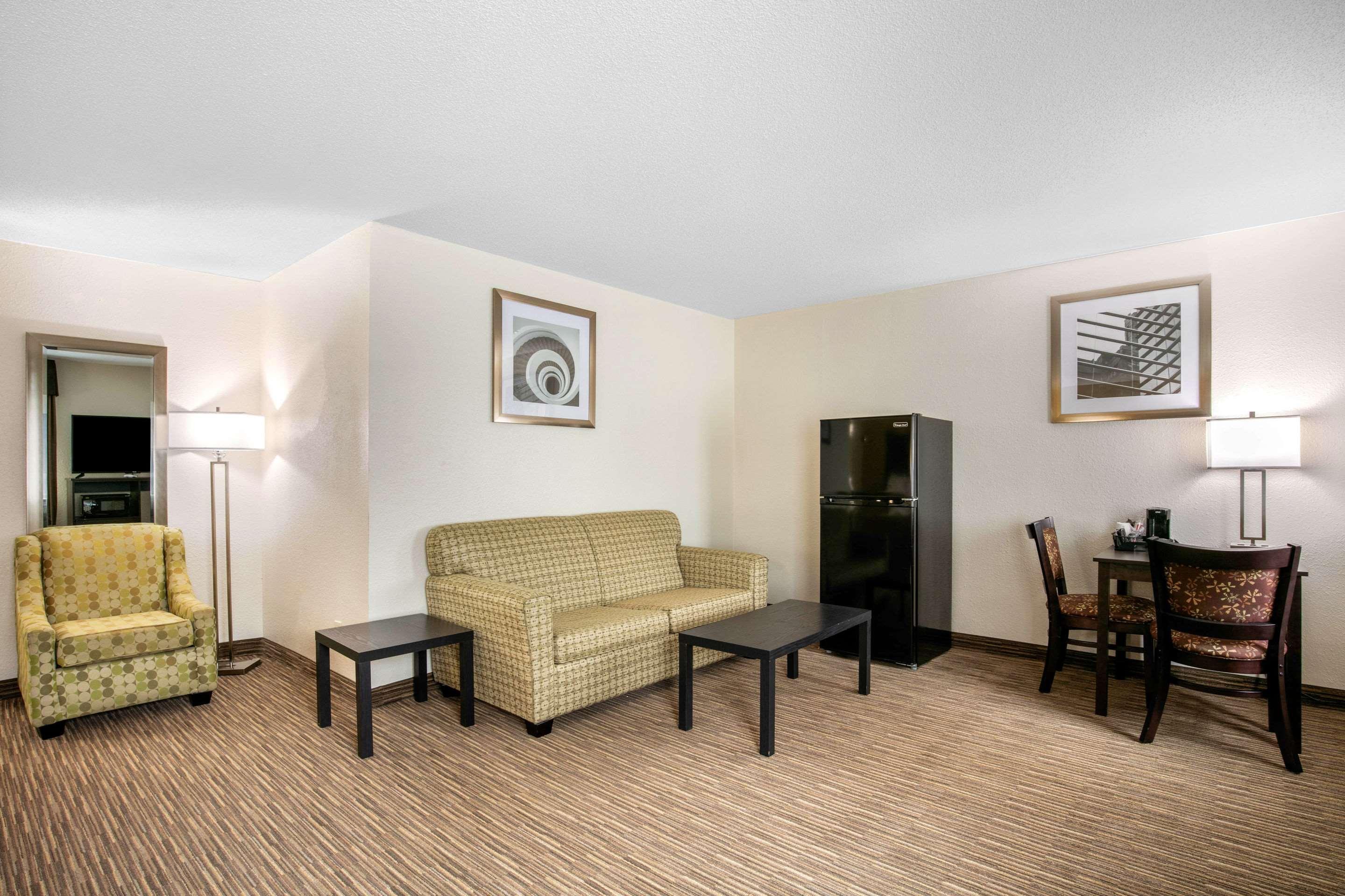 Motel 6-Metropolis, Il Exteriér fotografie