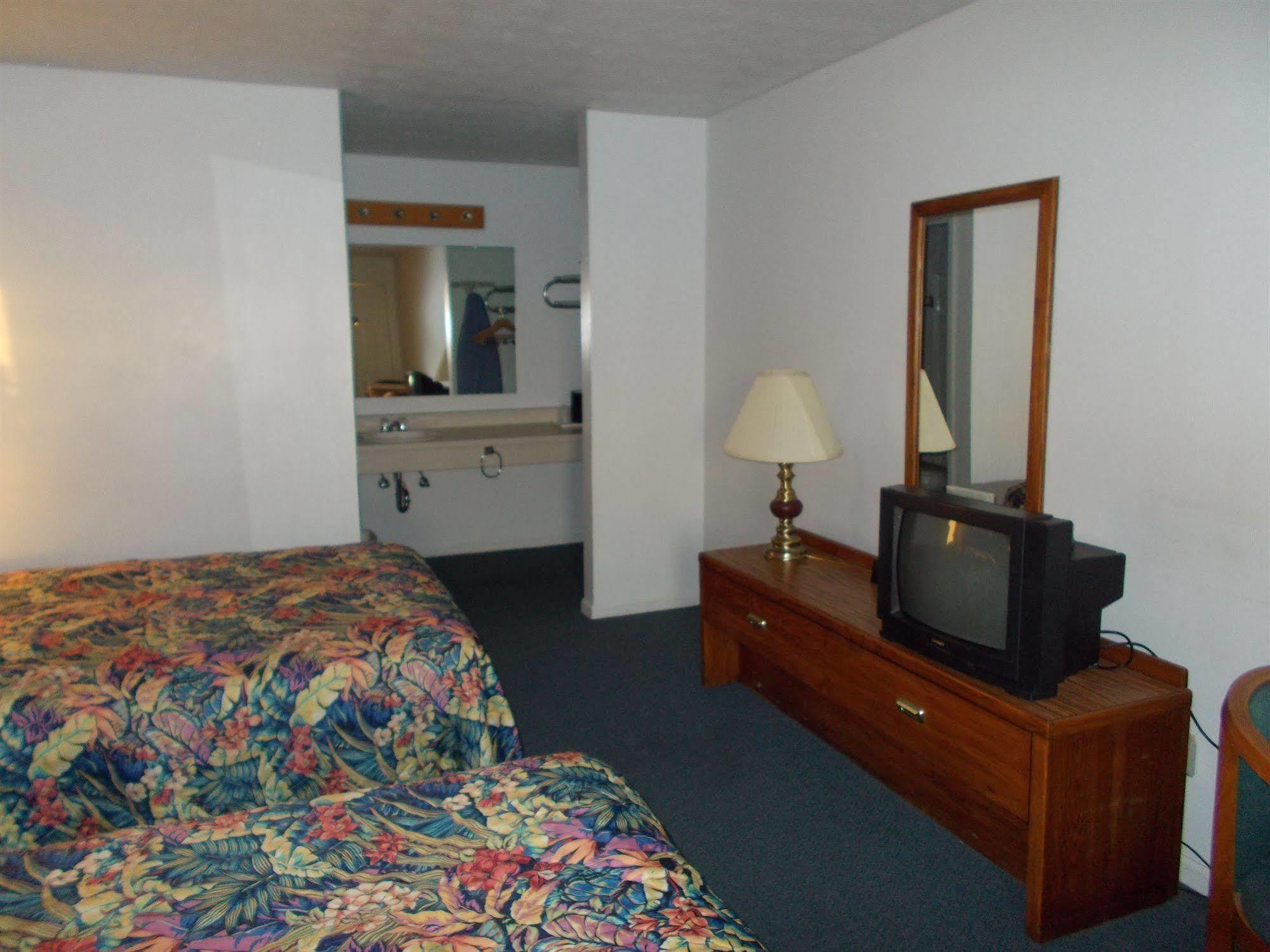Motel 6-Metropolis, Il Exteriér fotografie