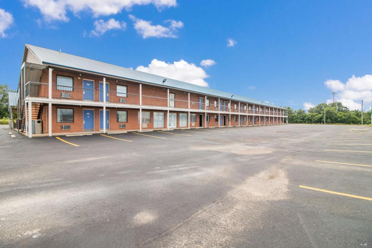 Motel 6-Metropolis, Il Exteriér fotografie