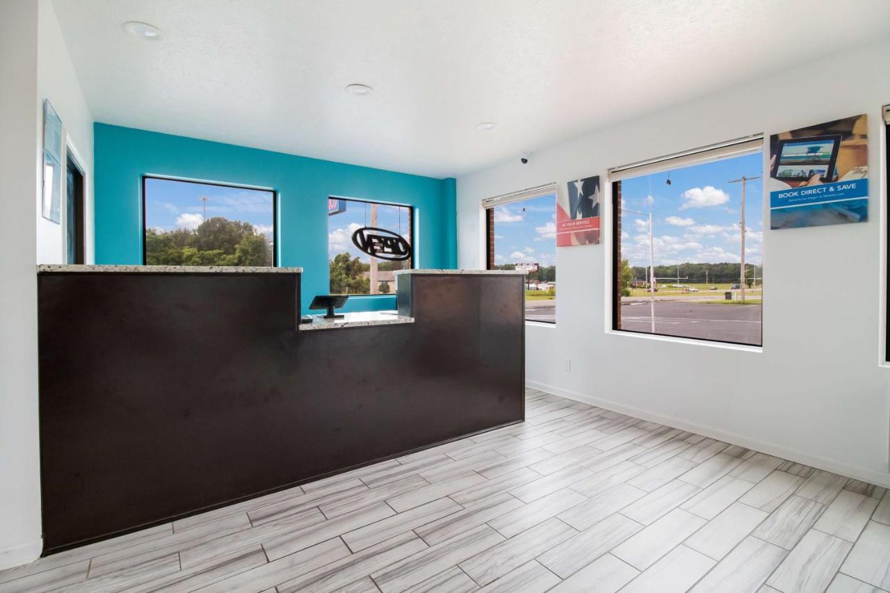 Motel 6-Metropolis, Il Exteriér fotografie